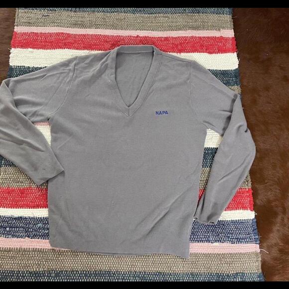 Vintage Napa Auto Parts Employee Sweater V-Neck Embroidered Logo Fit Mens Small - Picture 5 of 10